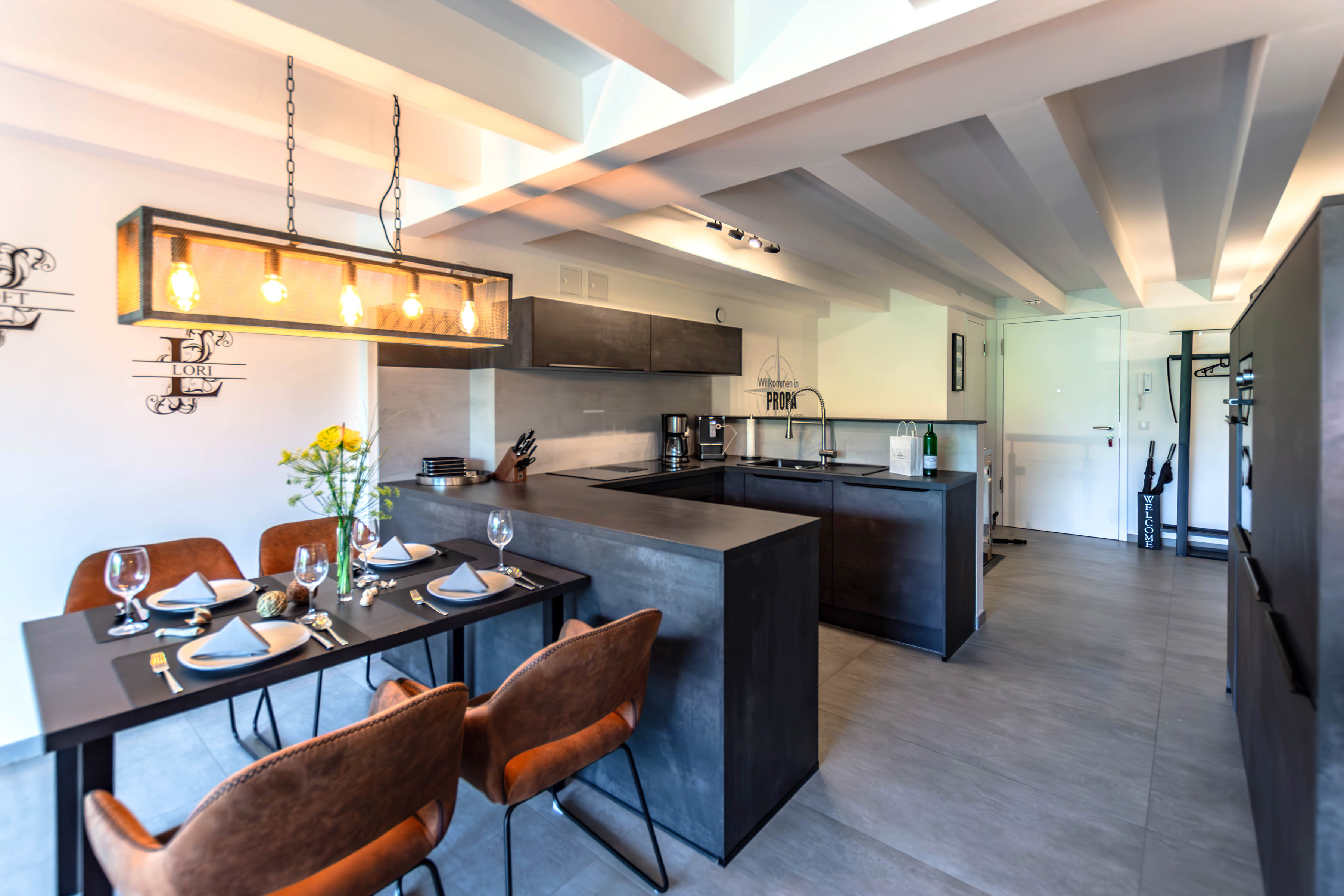 Küche mit Essbereich