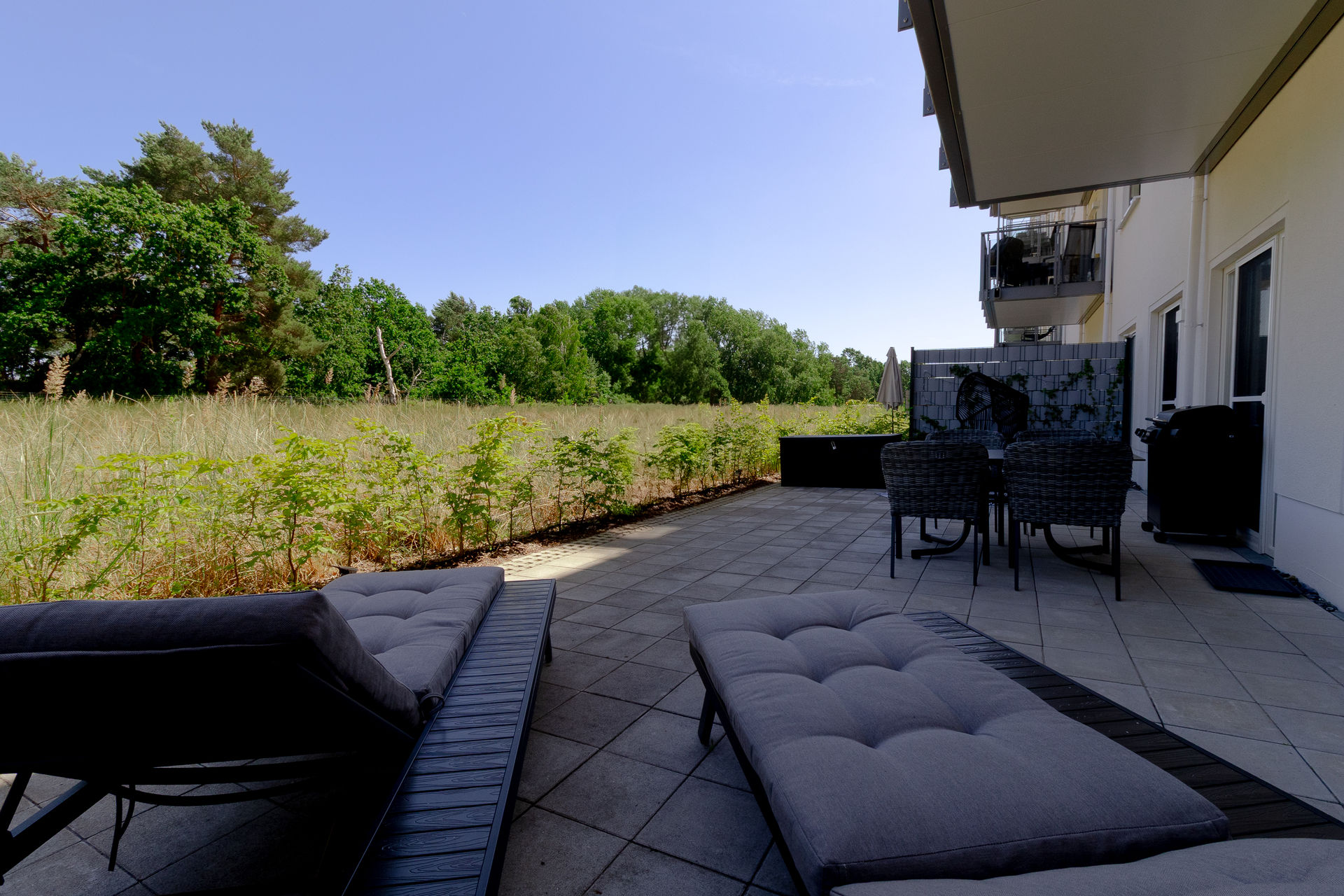 Terrasse Seitenblick ins Grüne