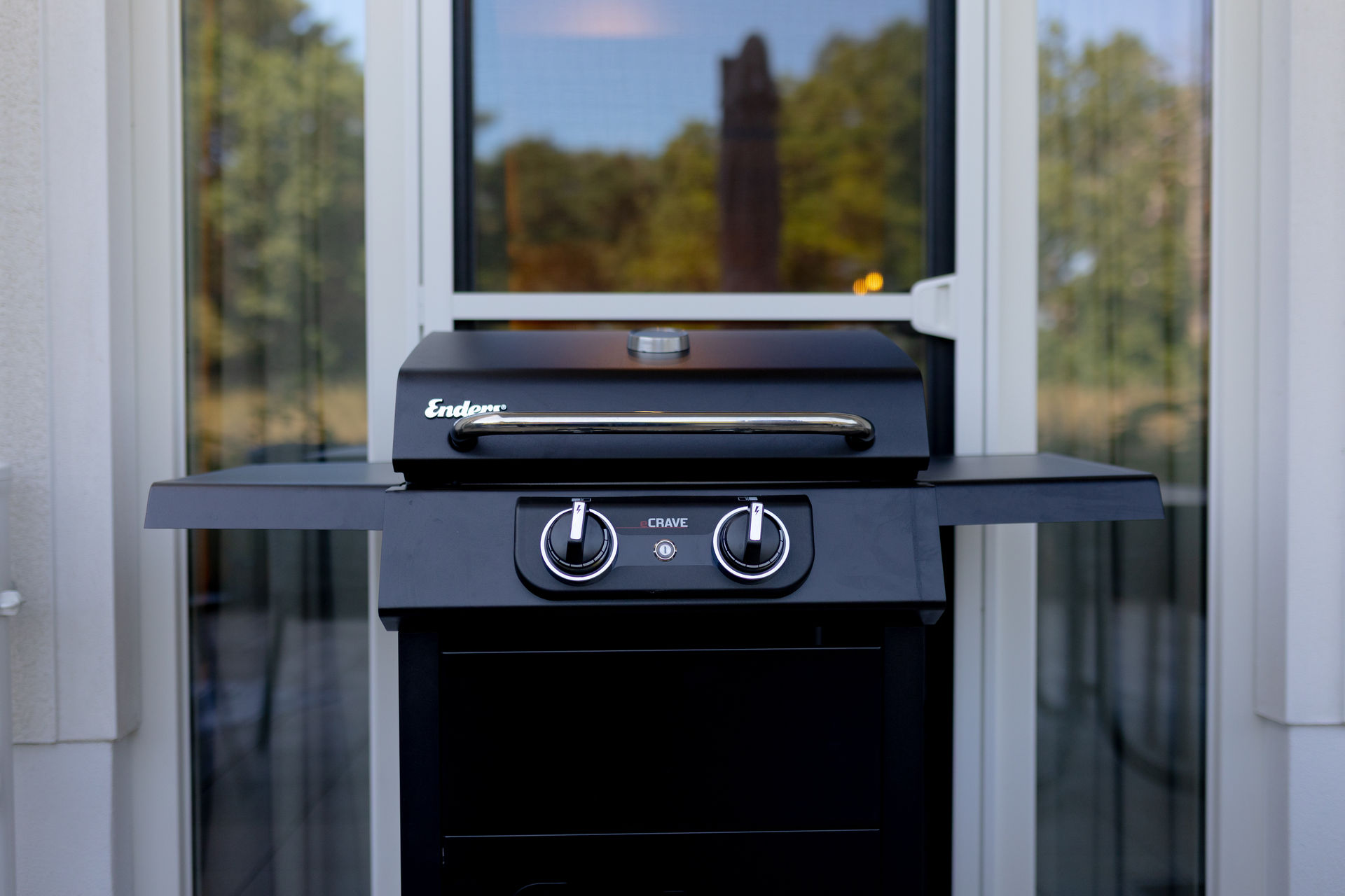 Grill Enders auf der Terrasse